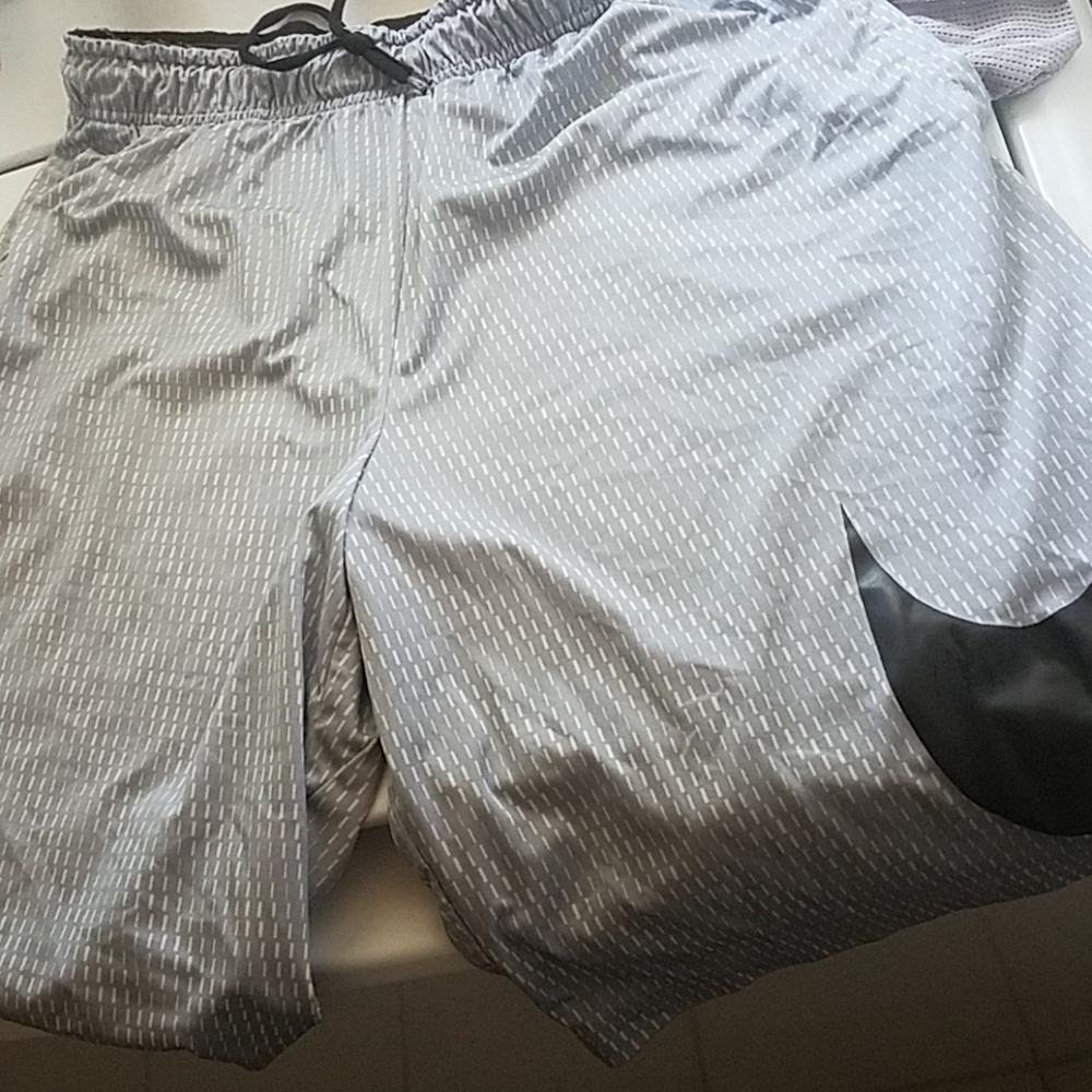 Gray nike shorts